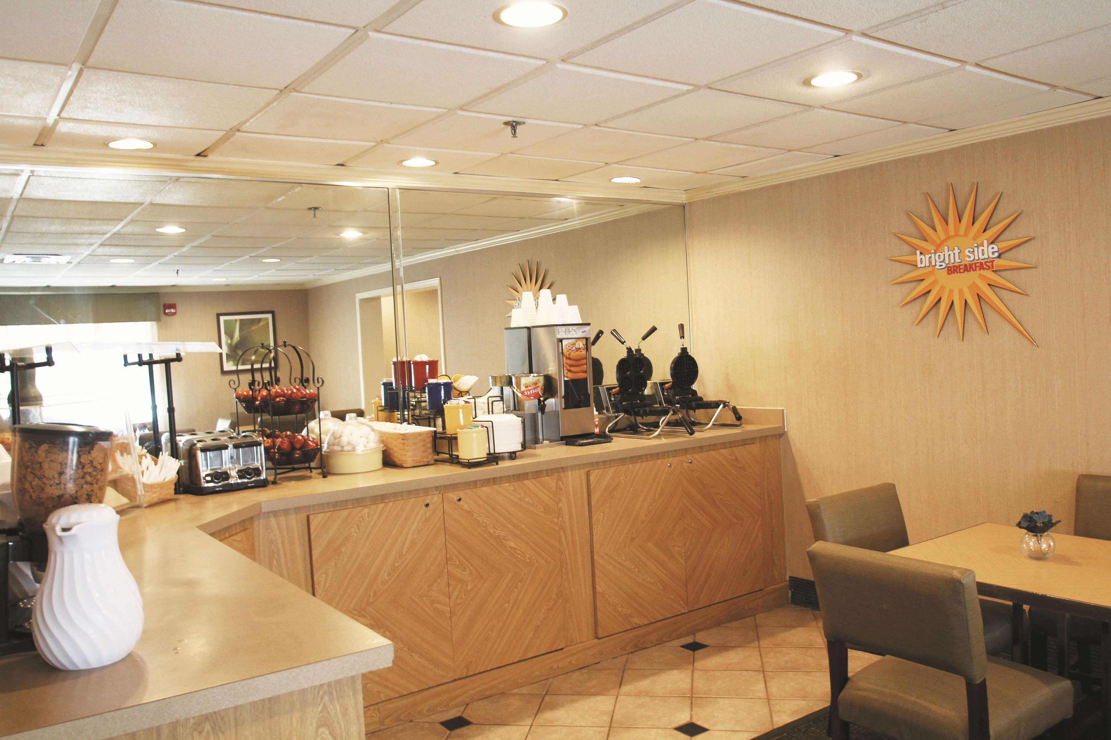 La Quinta By Wyndham Orlando South Hotel Williamsburg Ngoại thất bức ảnh