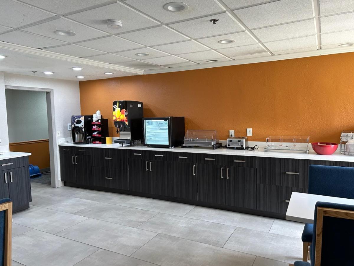 La Quinta By Wyndham Orlando South Hotel Williamsburg Ngoại thất bức ảnh