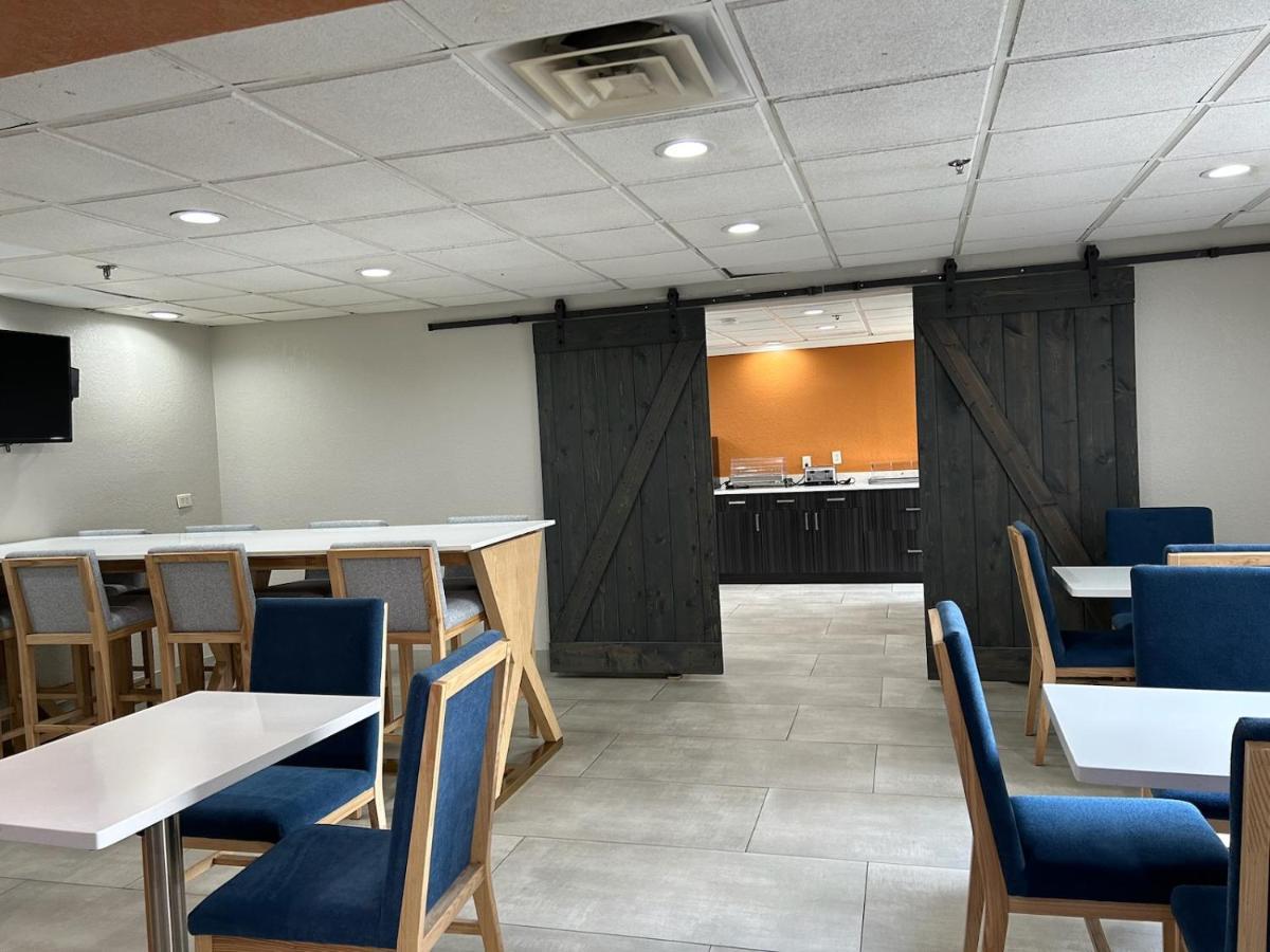 La Quinta By Wyndham Orlando South Hotel Williamsburg Ngoại thất bức ảnh