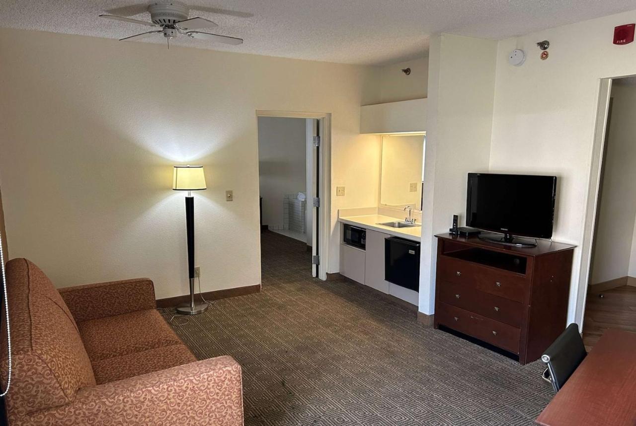 La Quinta By Wyndham Orlando South Hotel Williamsburg Ngoại thất bức ảnh