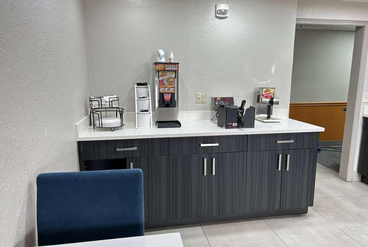 La Quinta By Wyndham Orlando South Hotel Williamsburg Ngoại thất bức ảnh