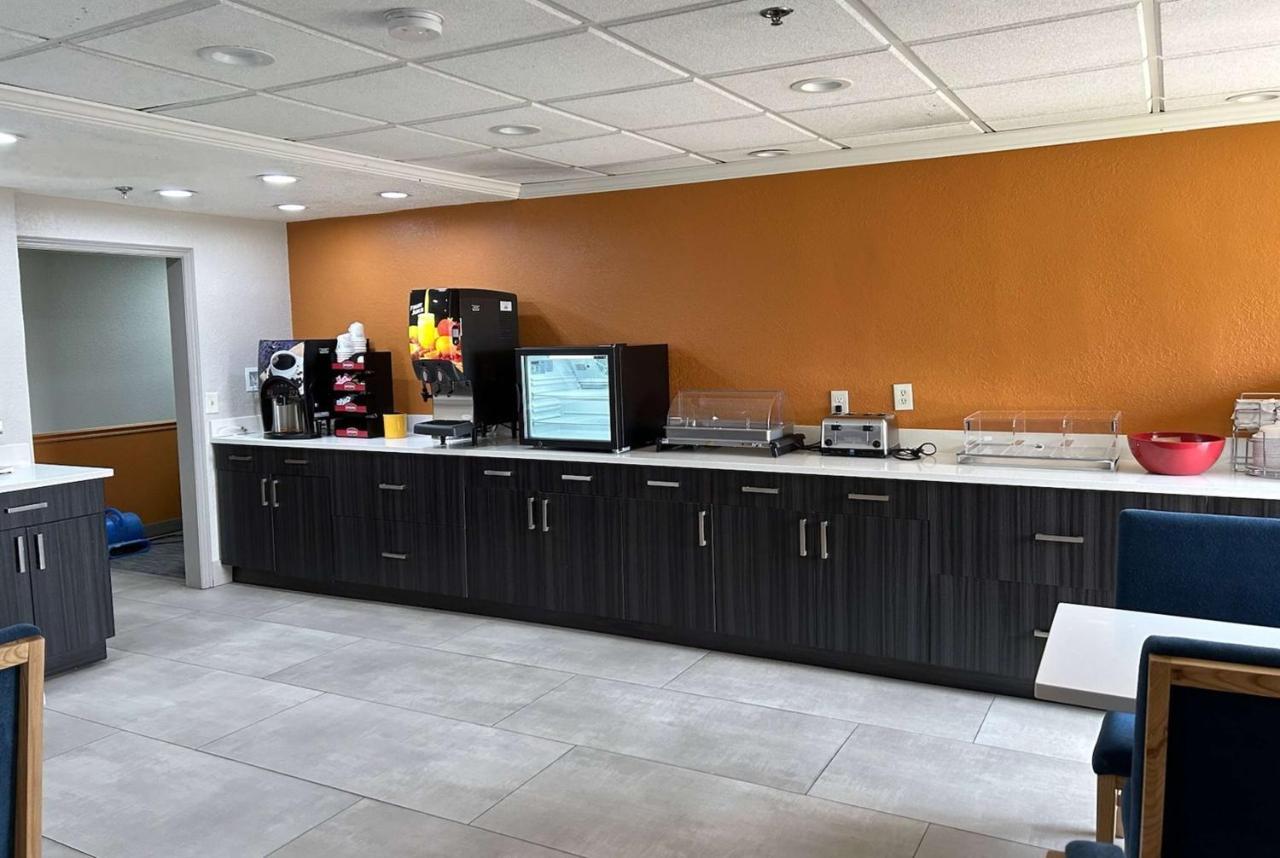 La Quinta By Wyndham Orlando South Hotel Williamsburg Ngoại thất bức ảnh