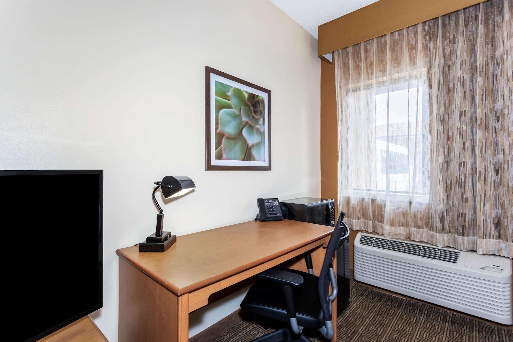 La Quinta By Wyndham Orlando South Hotel Williamsburg Ngoại thất bức ảnh